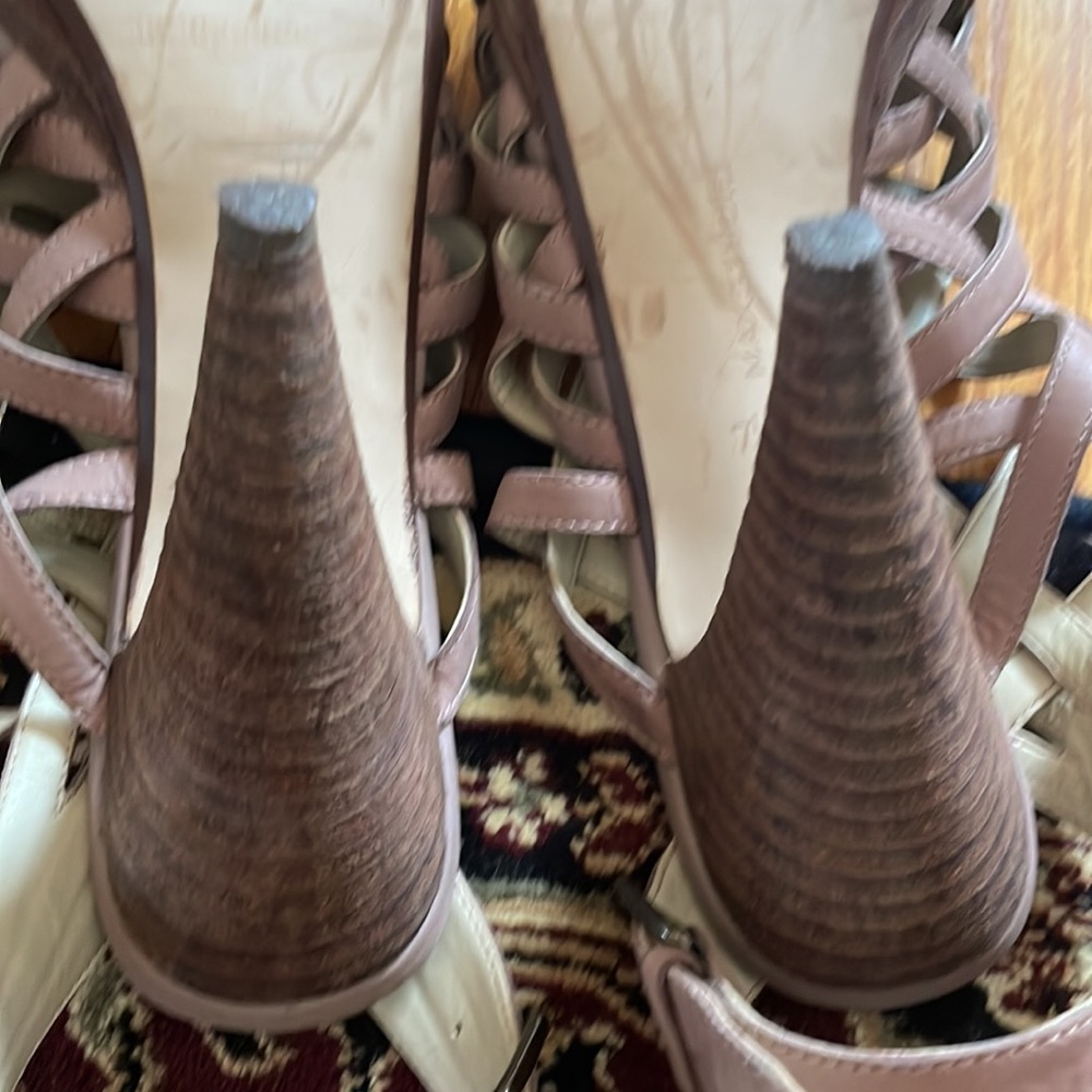 Max Studio Sandals - Picture 4 of 5